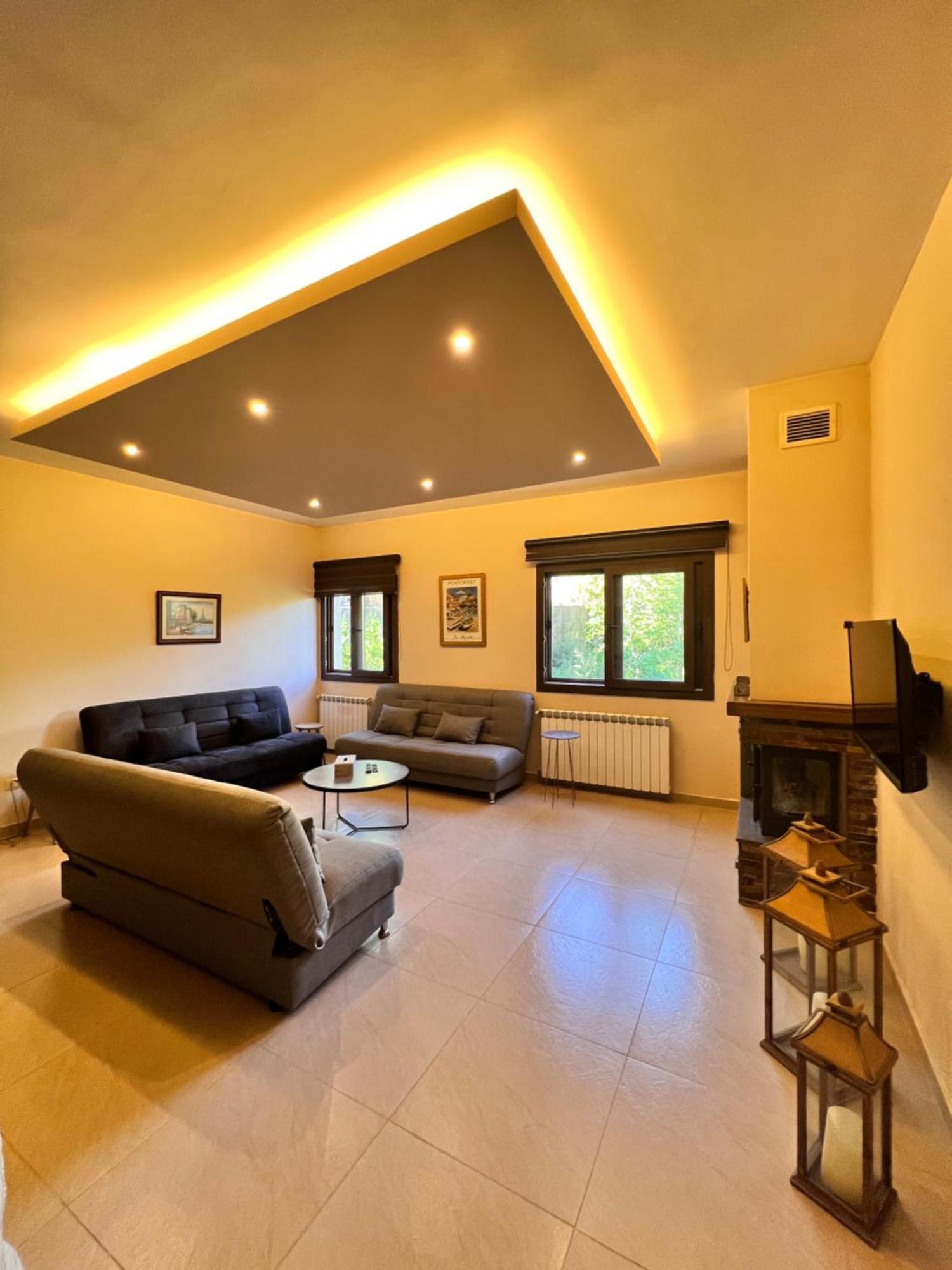 Austria Luxury Apartments, Faraya Hotel Екстериор снимка